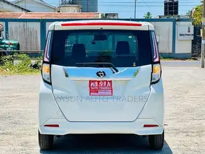 Toyota Roomy G Custom 2024