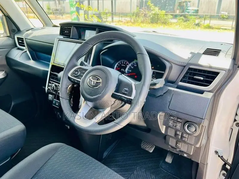 Toyota Roomy G Custom 2024