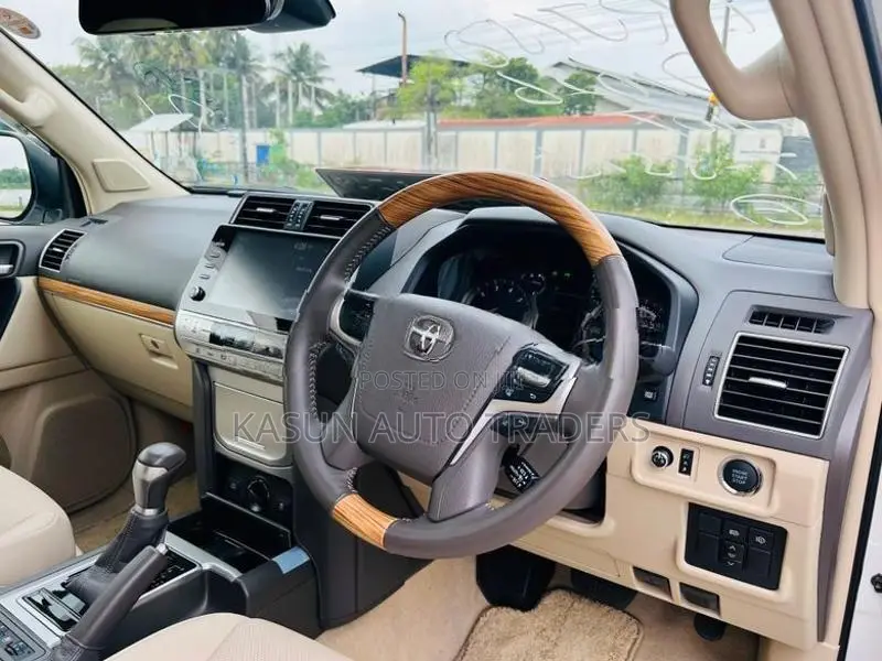 Toyota Land Cruiser Prado TX L Grade 2023