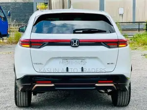Honda Vezel Z Premium 2025