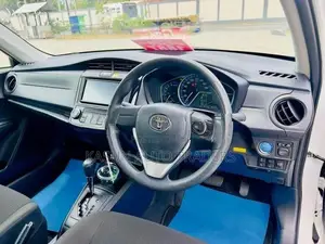 Toyota Axio Hybrid EX 2024