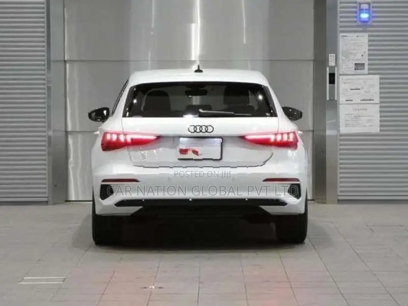 Audi A3 30 TFSI Signature 2024