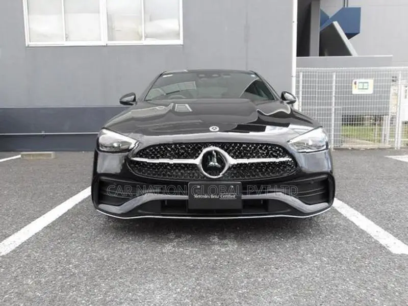 Mercedes Benz C200 AMG LINE 2025