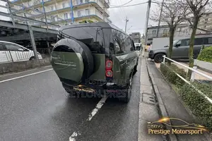 Land Rover Defender P300e HSE 2026