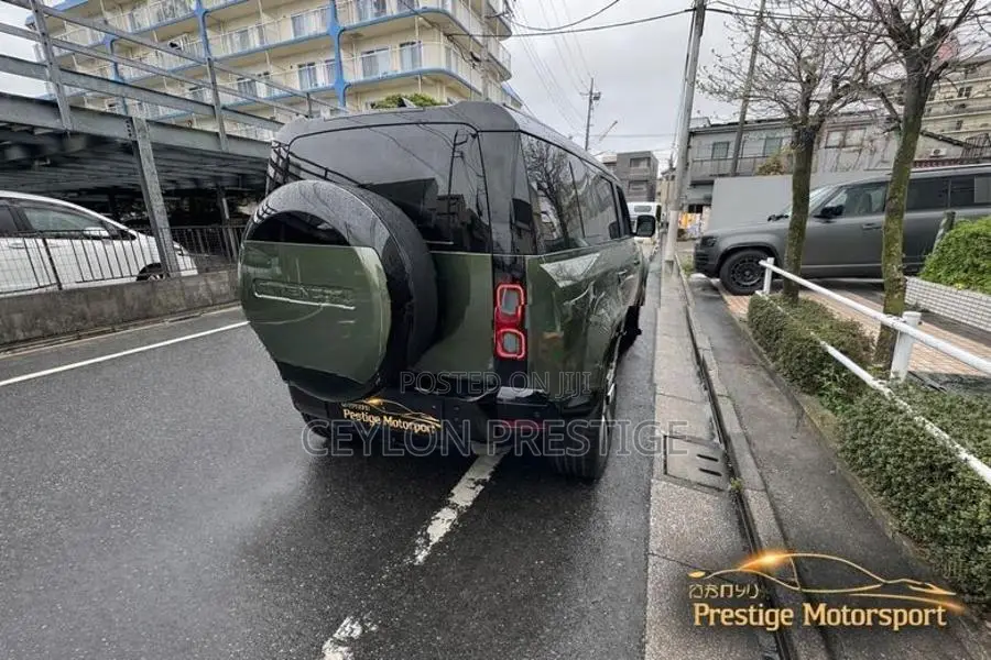 Land Rover Defender P300e HSE 2026