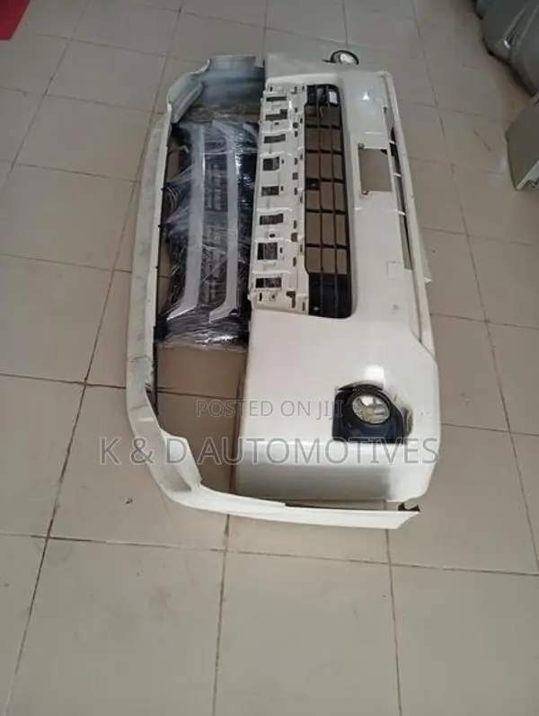 Toyota KDH Front Bumper with fog