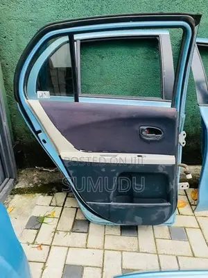 Vitz ksp90 doors