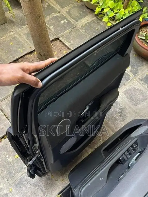 Genuine Range Rover Evoque dynamic 2015 driver doors side mirror