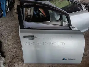 Nissan Leef Five Door set
