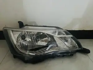 toyota axio 161 heada light