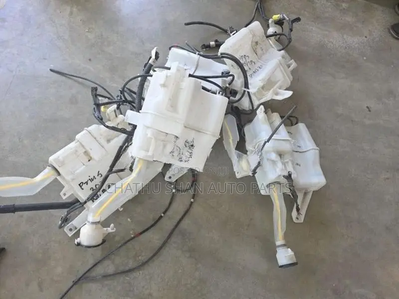 Toyota Prius Wiper Washer Tank