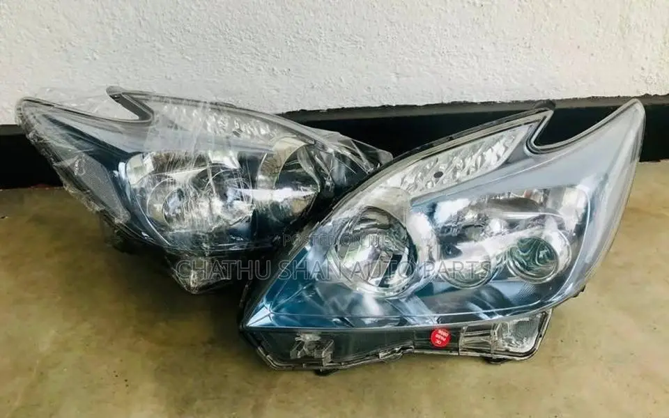 toyota prius head light