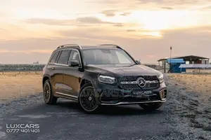 Mercedes Benz GLB 180 Premium Plus AMG 2025
