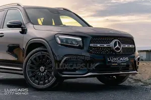Mercedes Benz GLB 180 Premium Plus AMG 2025