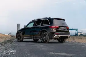 Mercedes Benz GLB 180 Premium Plus AMG 2025