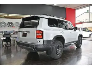 Toyota Land Cruiser Prado VX (Import) 2026