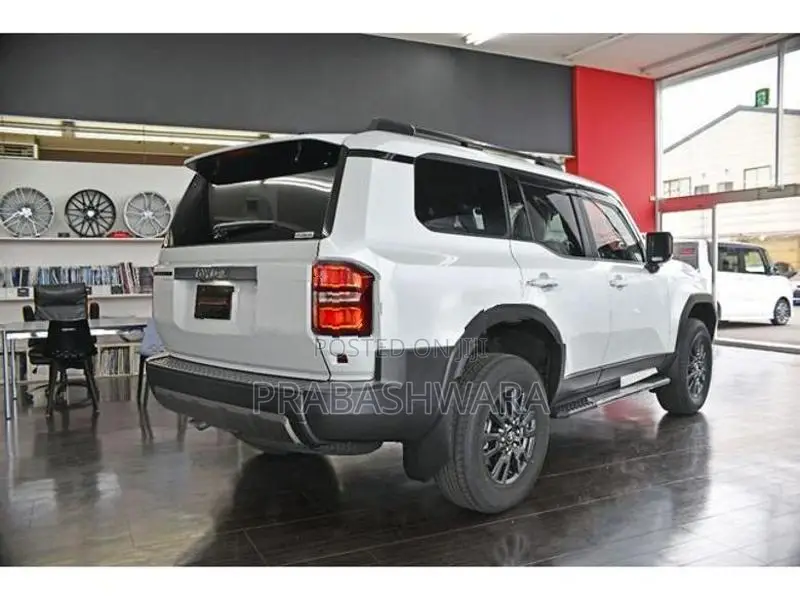 Toyota Land Cruiser Prado VX (Import) 2026