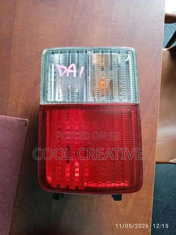 Suzuki every DA17V DR17V tail light right side