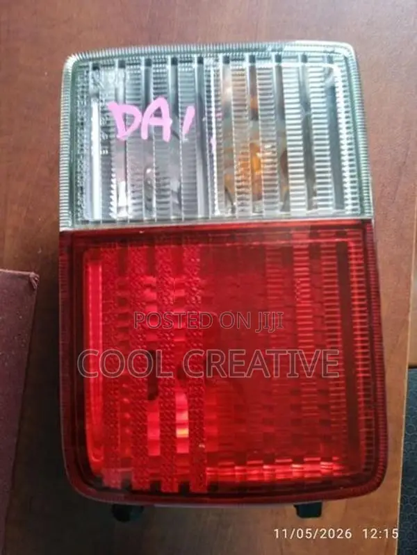 Suzuki every DA17V DR17V tail light right side