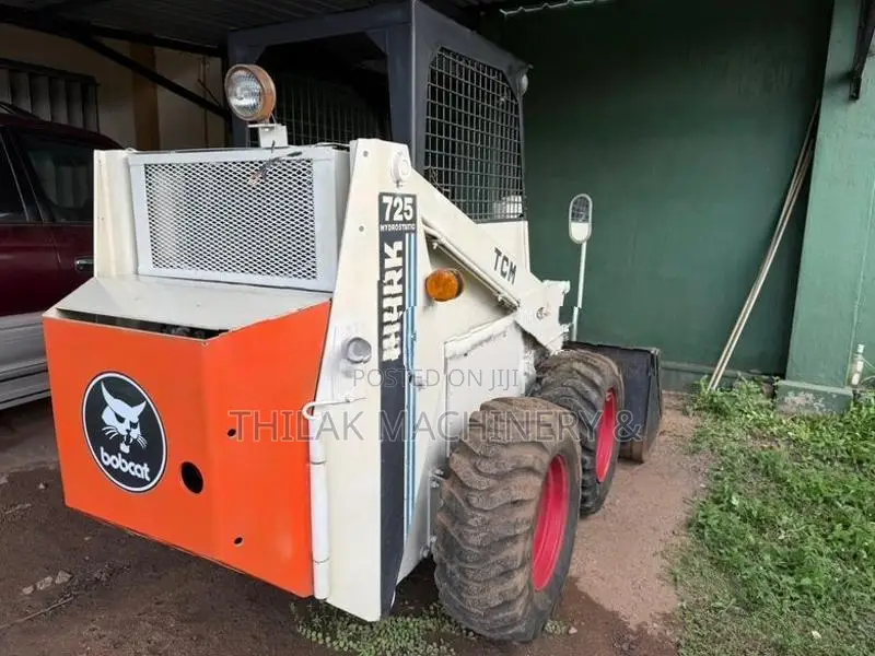Bobcat Clark 725 Loader
