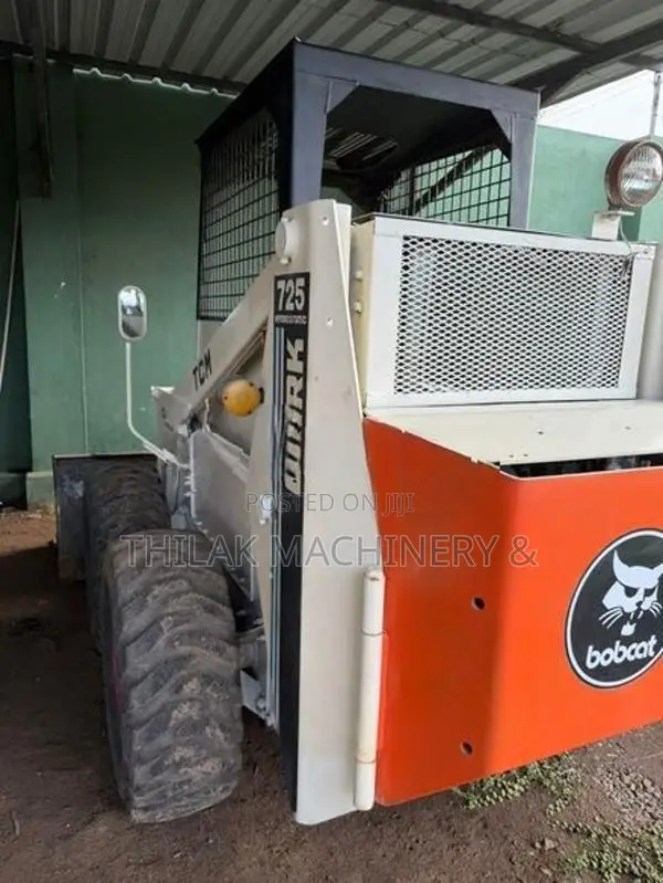 Bobcat Clark 725 Loader