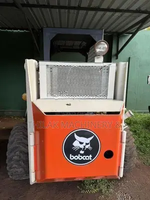 Bobcat Clark 725 Loader