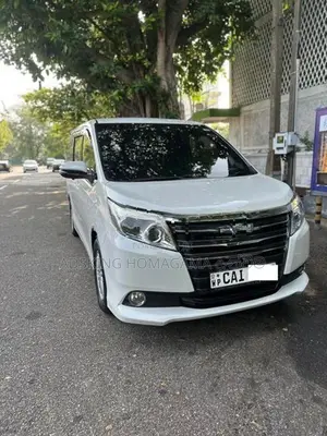 Toyota Voxy 2015