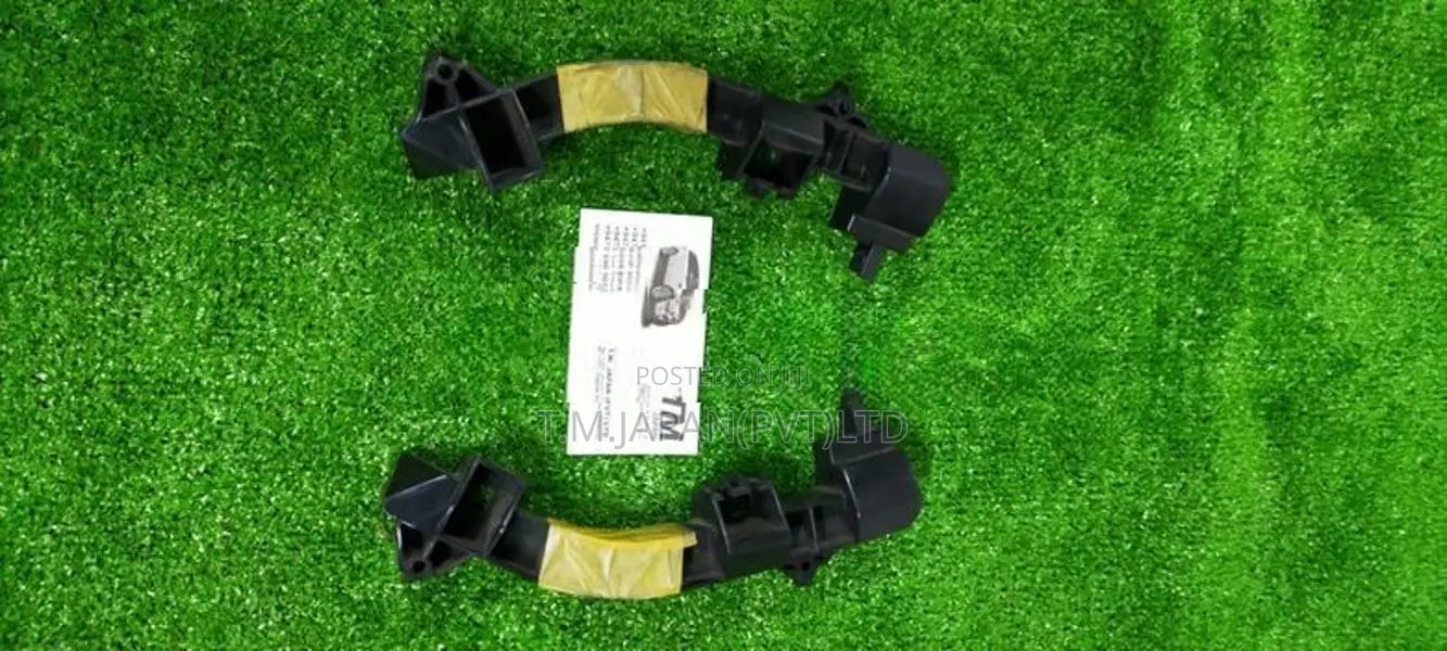 Toyota Land Cruiser Prado Bumper Retainer (One PCS)