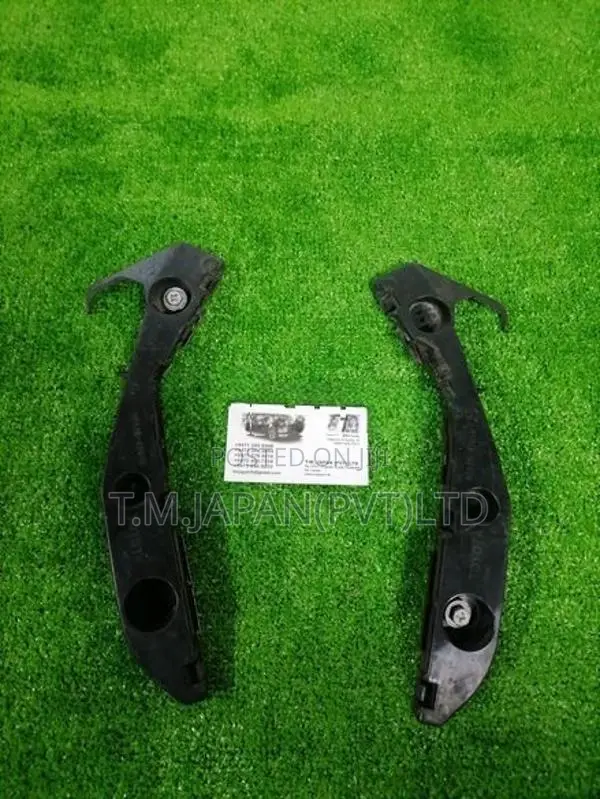 Toyota Prius 20 Front Bumper Retainer (One Side)