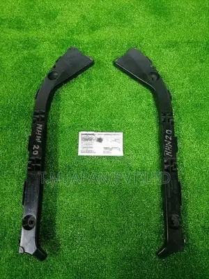Prius 20 Rear Bumper Retainer (One Side)