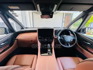 Toyota Vellfire Z Premium 2025