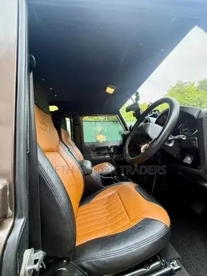 Land Rover Defender KAHN 1981
