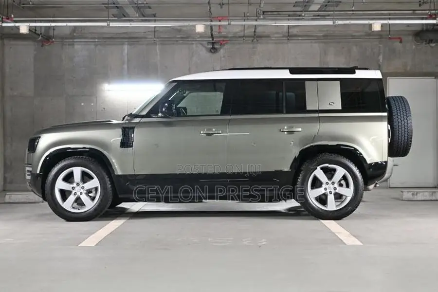 Land Rover Defender 110 SE 2.0 L P300 2024