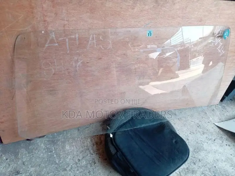 Nissan Atlas Windscreen