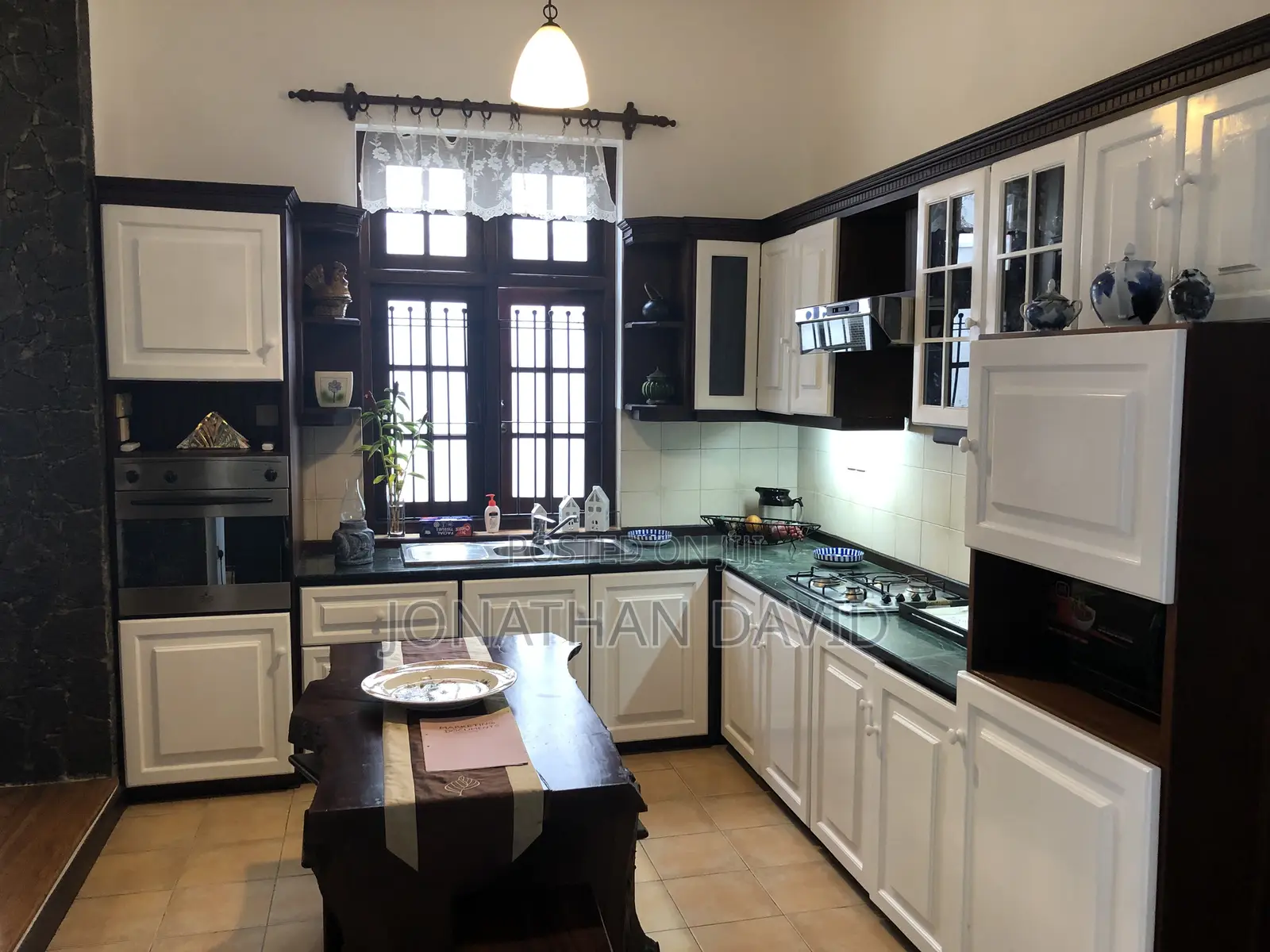 Furnished 8bdrm House in Kandewatta, for sale