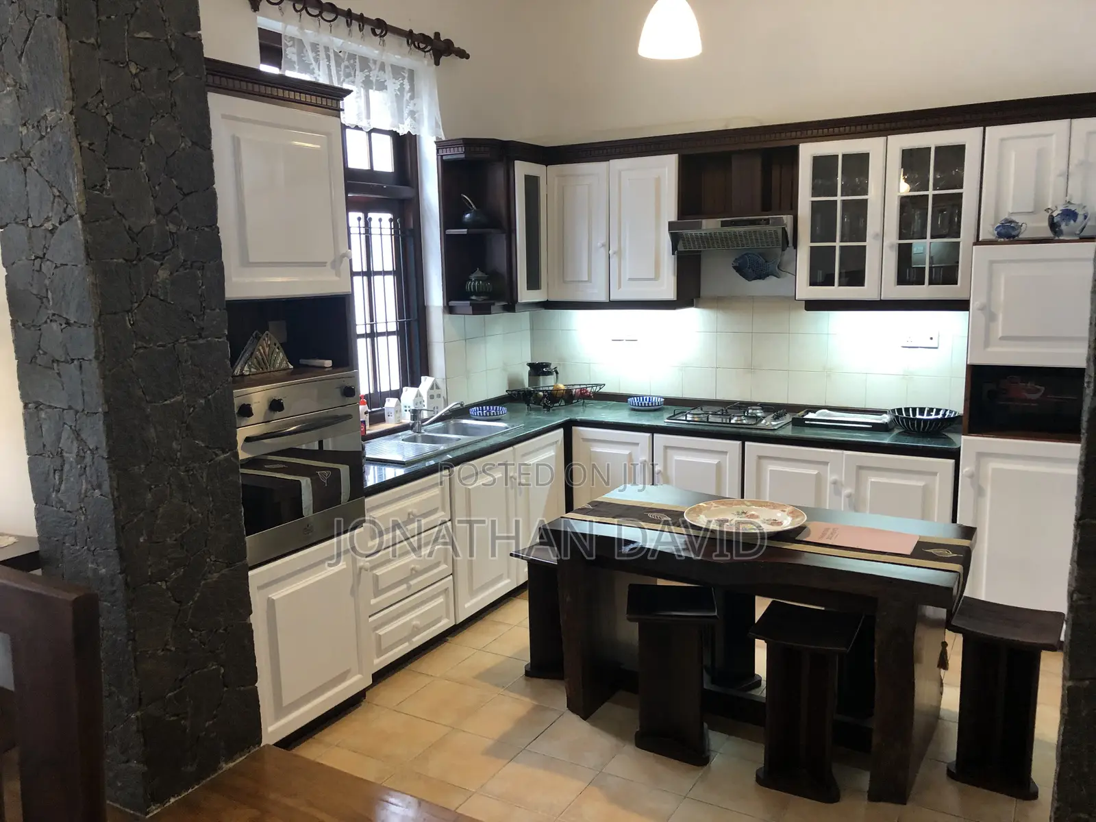 Furnished 8bdrm House in Kandewatta, for sale