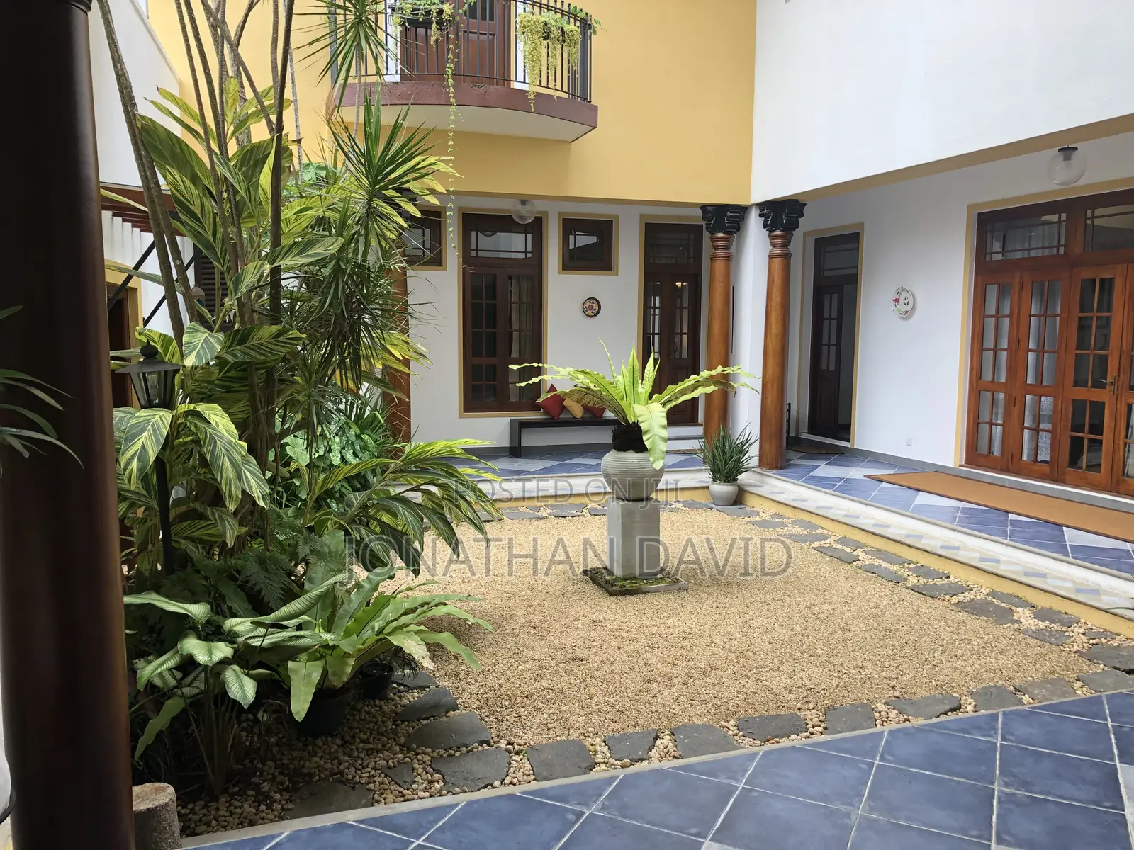 Furnished 8bdrm House in Kandewatta, for sale