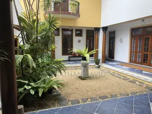 Furnished 8bdrm House in Kandewatta, for sale