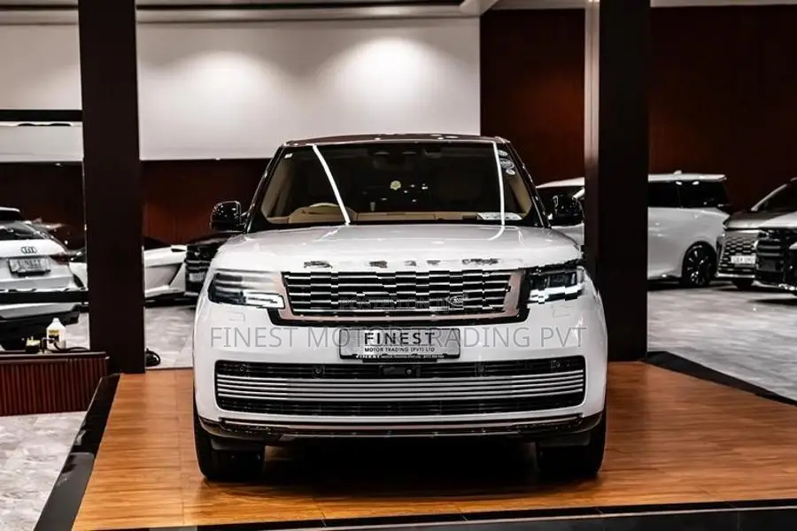 Land Rover Range SV 4.4L V8 1OF1 2025