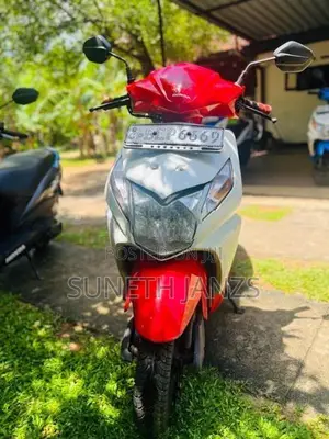 Honda Dio Red/White 2016