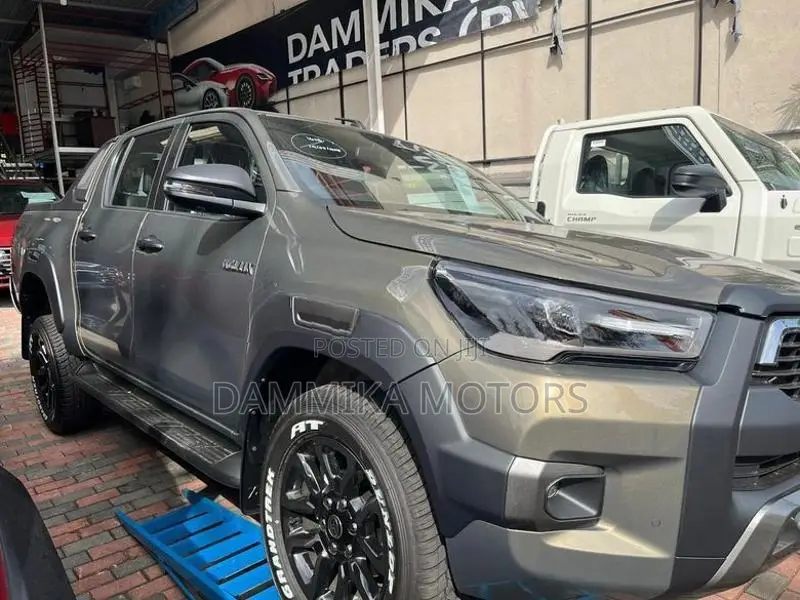 Toyota Hilux Revo Rocco 2.8 2025