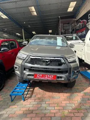 Toyota Hilux Rocco 2.4 2025