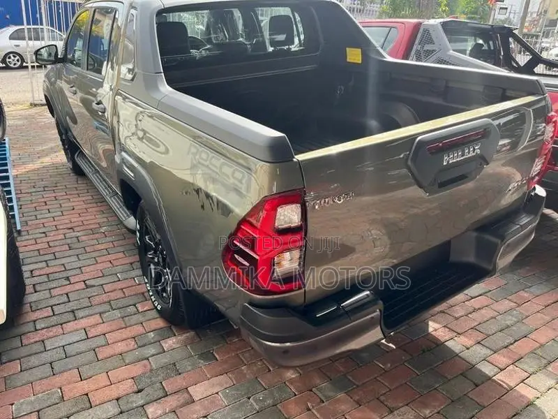 Toyota Hilux Revo Rocco 2.8 2025