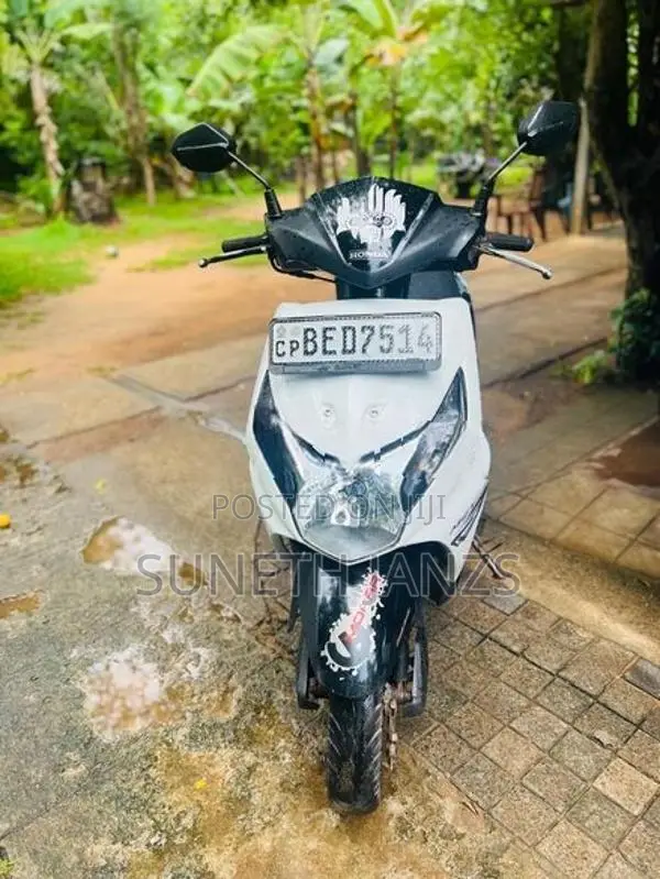 Honda Dio Black /White 2016
