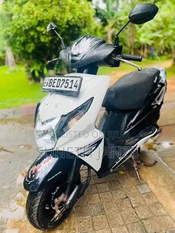 Honda Dio Black /White 2016