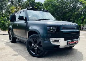 Land Rover Defender 2024