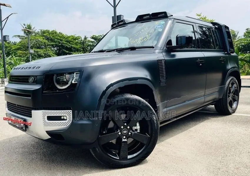 Land Rover Defender 2024