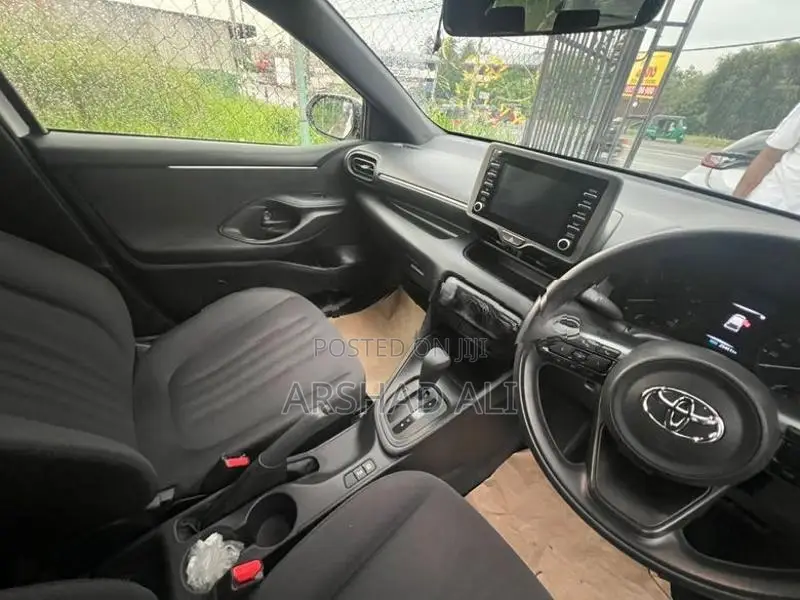 Toyota Yaris X P/S 2023