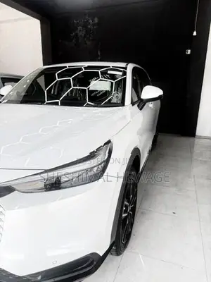 Honda Vezel Z Premiun 10 Speaker 2025