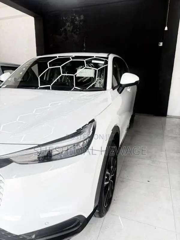 Honda Vezel Z Premiun 10 Speaker 2025